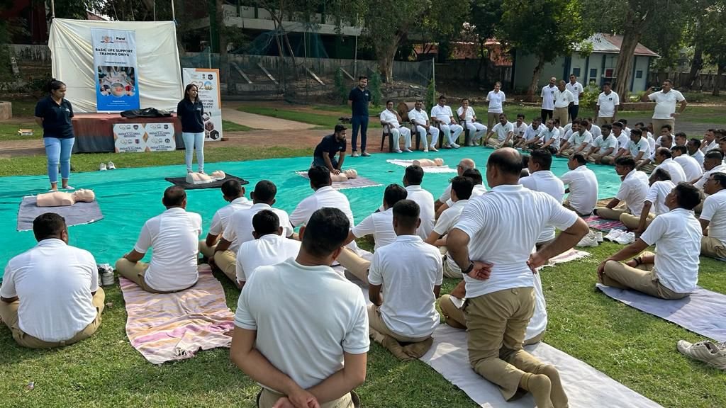 🚔🚑 SR Healthcare and Academic Foundation Conducted Basic Life Support (BLS) & CPR Training for Vadodara Police Officers 🚑🚔